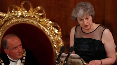 Η Τερέζα Μέι υπόσχεται ότι θα προστατεύσει την Ευρώπη από τη Ρωσία