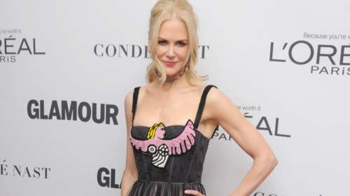 Η Kίντμαν φόρεσε τουαλέτα με «κρυμμένο» μήνυμα για τις γυναίκες [Εικόνες]