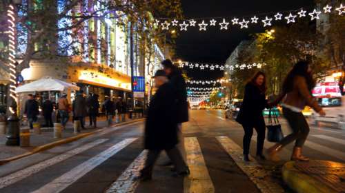 Deloitte: Στα 450 ευρώ ο προϋπολογισμός του Έλληνα  για τα Χριστούγεννα