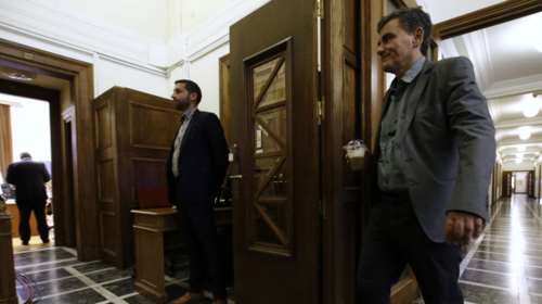 Πλειστηριασμοί και προϋπολογισμός σε τηλεδιάσκεψη με τους Θεσμούς
