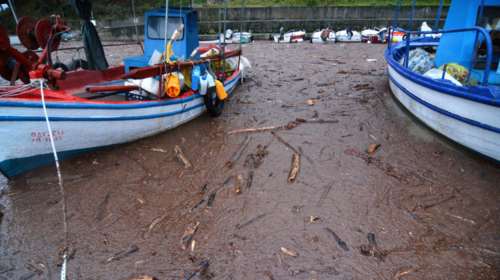 Σοβαρά προβλήματα στη Λάρισα-Πλημμύρες στο Στόμιο