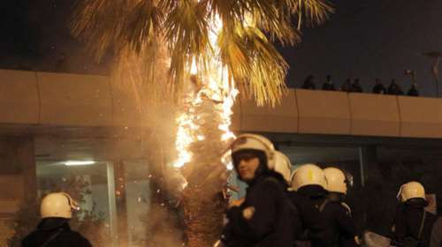 Eπεισόδια έξω από το ΣΕΦ και ρίψη δακρυγόνων