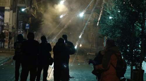 Δεκαέξι συλλήψεις και 23 προσαγωγές στα επεισόδια χθες στα Εξάρχεια