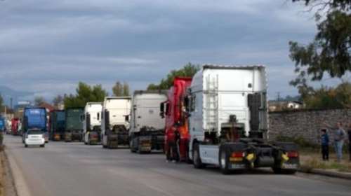 Πορεία 75 φορτηγών στην Πάτρα, διέσχισαν όλη την πόλη - Βίντεο