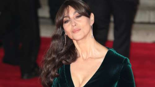 Η Μόνικα Μπελούτσι σε αποπλανεί ξαπλωμένη σε μια αιώρα, χωρίς ρούχα