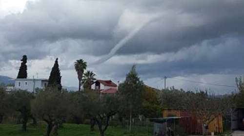 Εντυπωσιακός υδροστρόβιλος στη Ζάκυνθο  video