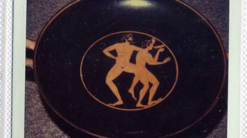 Ελληνας αρχαιολόγος εντόπισε σε δημοπρασία αριστουργηματικό κλεμμένο κύλικα