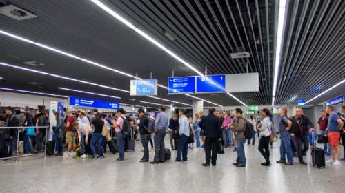 Μαρτυρία: «Νιώσαμε ταπεινωμένοι ως Ελληνες ταξιδιώτες σε Γερμανία»