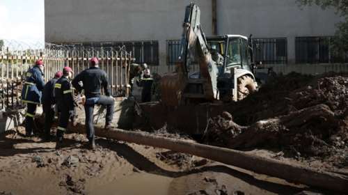 Φόβοι για περισσότερους νεκρούς από τις πλημμύρες στη Μάνδρα