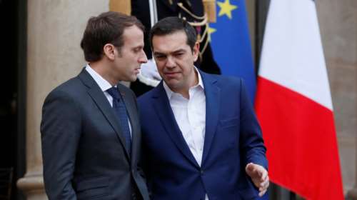 Ο εγκάρδιος αποχαιρετισμός Τσίπρα - Μακρόν μετά το πρωινό στο Ελιζέ [φωτό]
