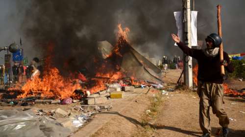 Πακιστάν: Η κυβέρνηση κατέβασε τον στρατό στους δρόμους