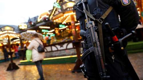 Xριστουγεννιάτικη αγορά Βερολίνου: Πρέτσελ, ζεστό κρασί &amp; μέτρα ασφαλείας