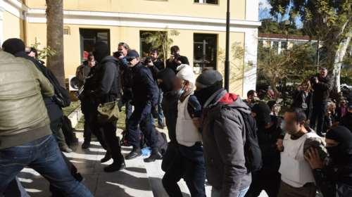 Βαρύτατες κατηγορίες για τρομοκρατία σε βάρος των 9 Κούρδων