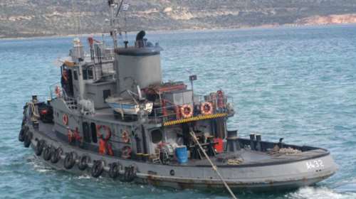 Βοηθητικό πλοίο τορπίλης κόλλησε σε αβαθή βόρεια της Υδρας
