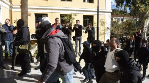 Συλλήψεις Κούρδων: Ψάχνουν για άλλα μέλη και γιάφκες -τι κρύβουν τα usb