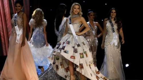 Ο Τσίπρας έγινε... ερώτηση στα καλλιστεία για την Μις Γαλλία