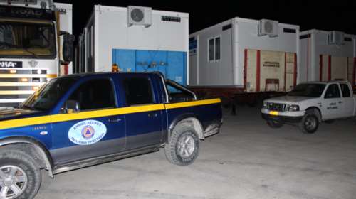 Eνταση στη Λέσβο: Απέκλεισαν τα κοντέινερ για τη Μόρια