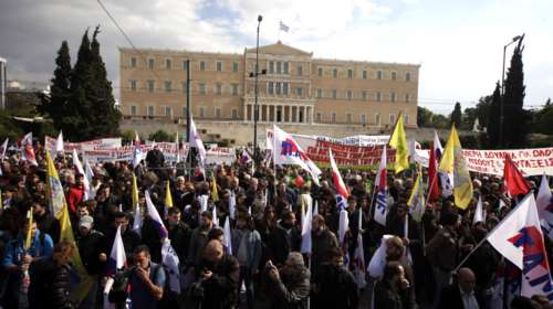 Επί ποδός πολέμου το ΠΑΜΕ για την τροπολογία με τις απεργίες