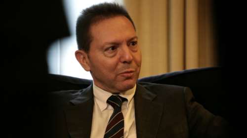 Νέο «καμπανάκι» Στουρνάρα για την υψηλή φορολογία