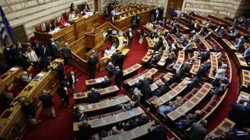 Το παρασκήνιο της απόσυρσης της ρύθμισης για τις απεργίες - Τι φοβήθηκαν