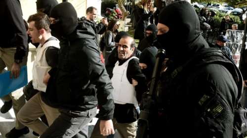 Εγχειρίδιο πειθαρχίας και σκοποβολής σε σπίτι των 9 Κούρδων του DHKP-c