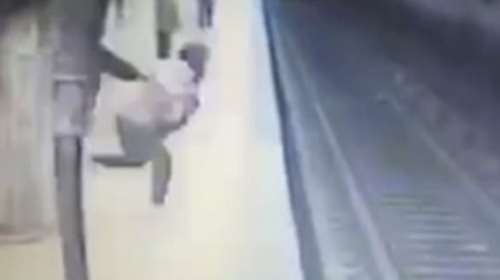 Γυναίκα στη Ρουμανία σπρώχνει και σκοτώνει 25χρονη στο μετρό