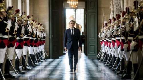 Τα βασιλικά πριβέ γενέθλια του Μακρόν σε πολυτελή αγροικία με τη Μπριζίτ