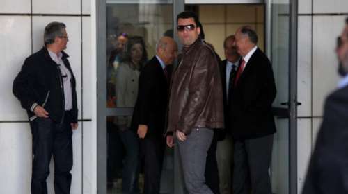 Αυτός είναι ο αστυνομικός που σκότωσε την οικογένειά του και αυτοκτόνησε