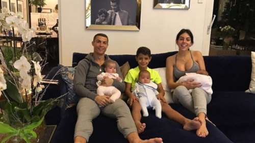 Η ευτυχισμένη οικογένεια του Κριστιάνο