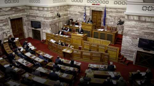 Γκρίνια στον ΣΥΡΙΖΑ για το «ιδιώνυμο» για τους πλειστηριασμούς