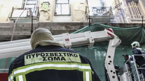 Ερευνες για εγκλωβισμένο από κατάρρευση σπιτιού στην Αρκαδία