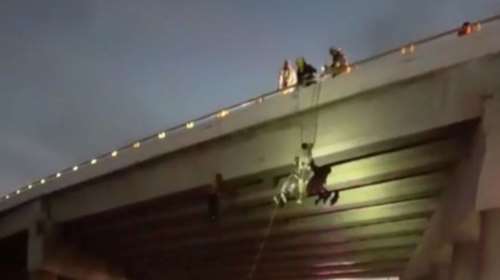 Σοκ στο Μεξικό: Έξι πτώματα βρέθηκαν κρεμασμένα σε γέφυρες