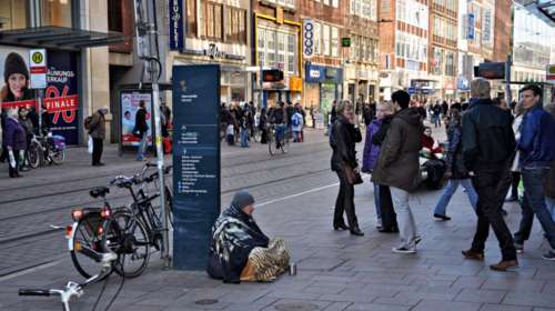 Περισσότεροι συνταξιούχοι στα κοινωνικά παντοπωλεία στη Γερμανία