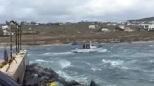 Αίσιο τέλος στην επιχείρηση διάσωσης των ναυτικών στη Μύκονο - Εικόνες