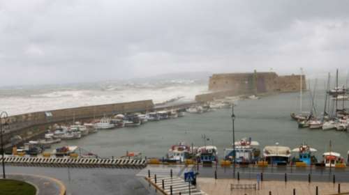 Εδεσε το Κρήτη ΙΙ στο λιμάνι του Ηρακλείου-ταλαιπωρία για τους επιβάτες