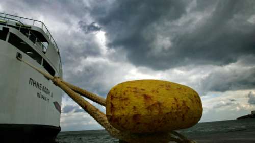 «Δένουν» τα πλοία για Ιόνιο λόγω μποφόρ