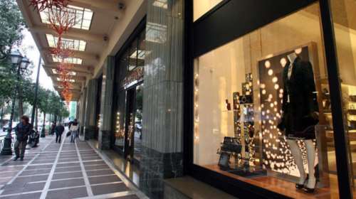 Το εορταστικό ωράριο των καταστημάτων ενόψει Πρωτοχρονιάς