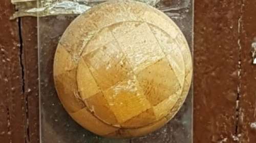 Πιστή θαμώνας σε μπαρ της Κρήτης και... μετά θάνατον