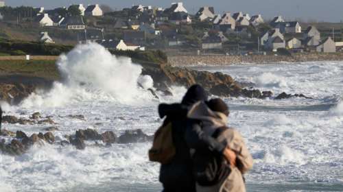 Η καταιγίδα «Κάρμεν» πλήττει τη Γαλλία, ένας νεκρός μέχρι τώρα