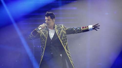 Ο Σάκης Ρουβάς έχει γενέθλια: Η απίθανη φωτογραφία του ως μωρό!