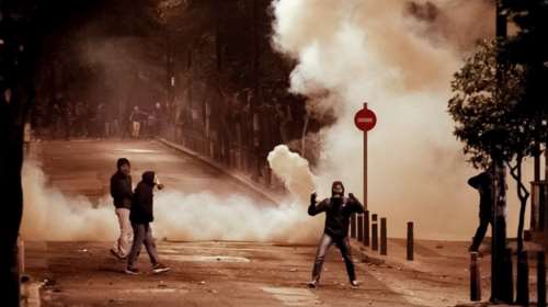 Νέες επιθέσεις στα Εξάρχεια με μολότοφ εναντίων των ΜΑΤ