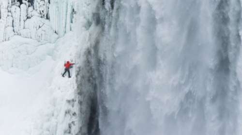 Πάγωσαν οι καταρράκτες του Νιαγάρα