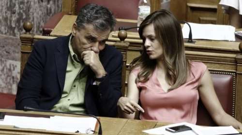 Kυβερνητικό καμουφλάζ για τα νέα μέτρα του πολυνομοσχεδίου