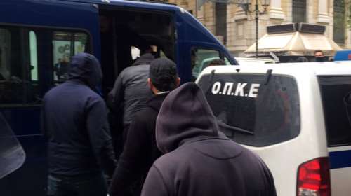 Βαραίνει το κατηγορητήριο για τον Ρουβίκωνα