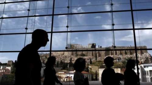 Handelsblatt: Οι Έλληνες χρωστούν και 102 δισ. ευρώ στο κράτος