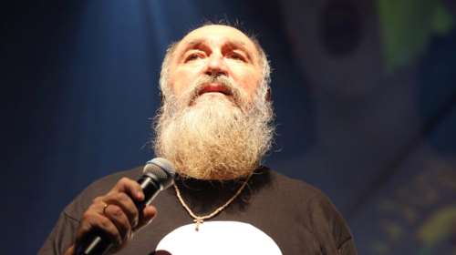 Το τελευταίο αντίο στον Τζίμη Πανούση και ο αποχαιρετισμός