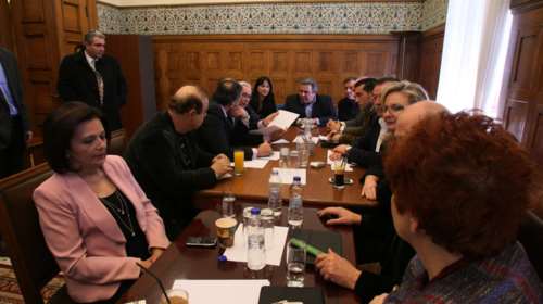 Σφαγή στους ΑΝΕΛ:Ο Δ. Καμμένος ζητάει το κεφάλι του Ζουράρι