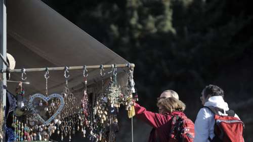 Bloomberg: Από «καραμπόλα» η ενίσχυση του τουρισμού της Ελλάδας