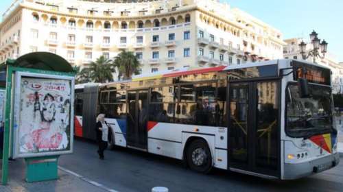Λεωφορείο στη Θεσσαλονίκη έμεινε εγκλωβισμένο για 10 ώρες