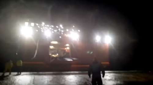 Μάχη με τα κύματα για να δέσει στη Σίφνο το Διονύσιος Σολωμός